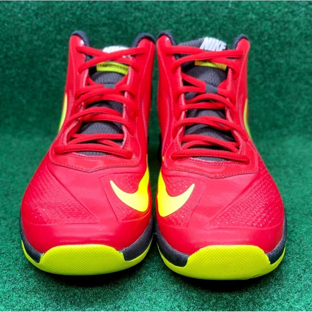 Nike Team Hustle D 7 Kids 6.5Y Mid Top Basketball Shoes Red Yellow